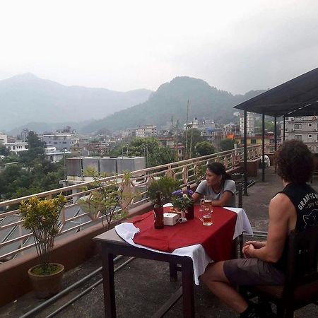 Hotel Center Lake Pokhara Esterno foto