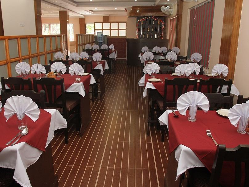 Hotel Center Lake Pokhara Esterno foto