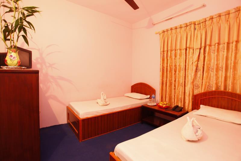 Hotel Center Lake Pokhara Esterno foto