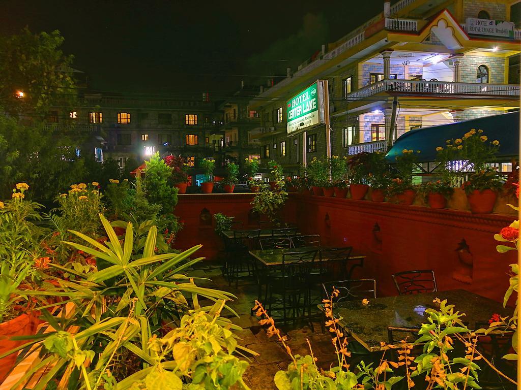 Hotel Center Lake Pokhara Esterno foto